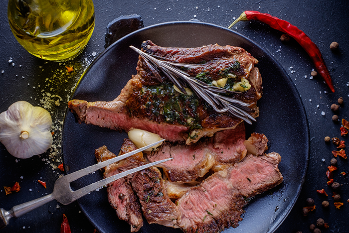 Qual é a hora certa de usar azeite na comida?